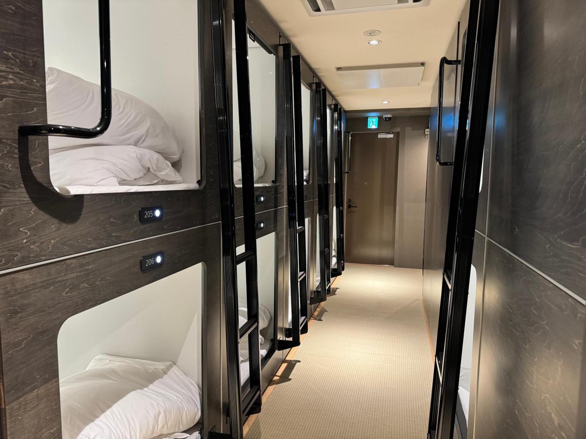 Capsule Hotel Suzumoriya Tokyo Exterior photo